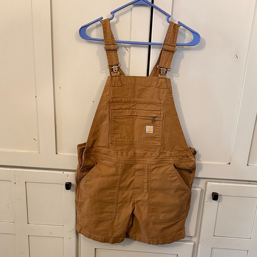 Carhartt Tan women’s overall shorts, size 8/10, 5 1/2” inseam